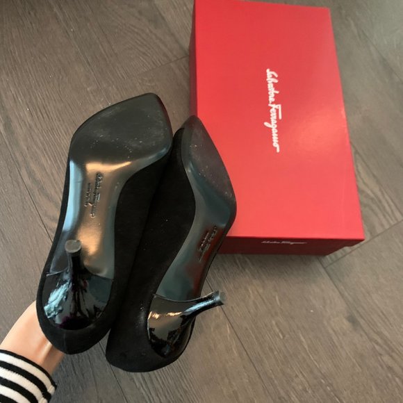 SALVATORE FERRAGAMO POINTY SUEDE PUMPS SIZE 7 C - Picture 7 of 14